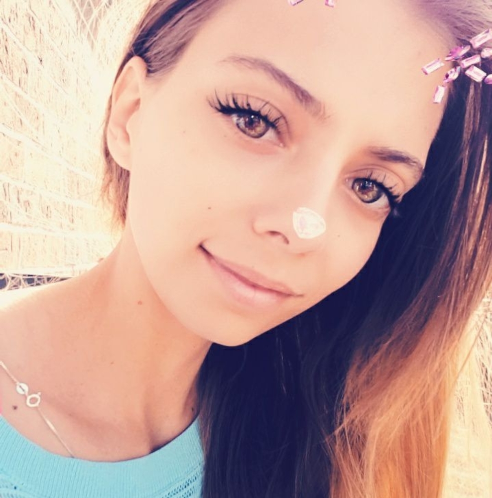 Meet your Posher, Kayla